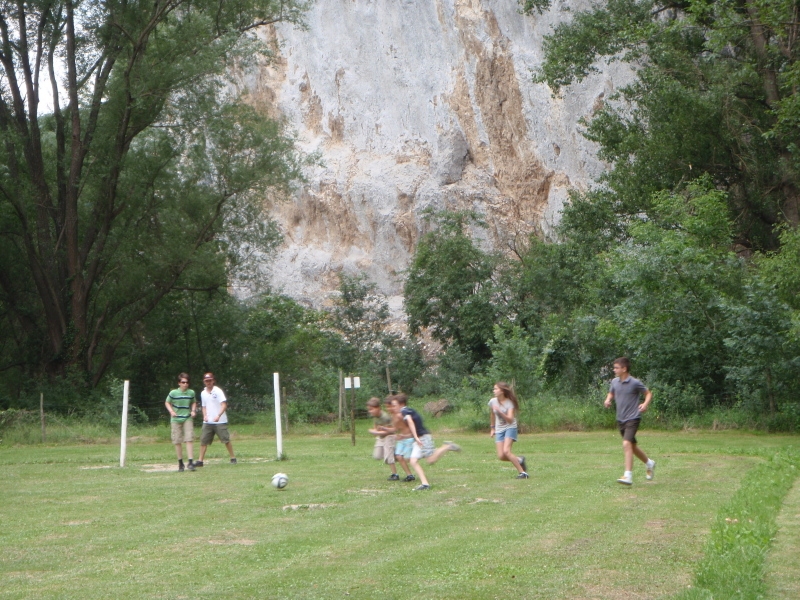 Village Camps International Summer Camp Ard&egrave;che, France 2019-07-26 https://www.villagecamps.com/journals_admin/images/8-31-Ball games!.jpg